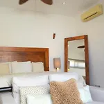 Amazing 3Br Penthouse Steps To The Beach And 5Th Avenue